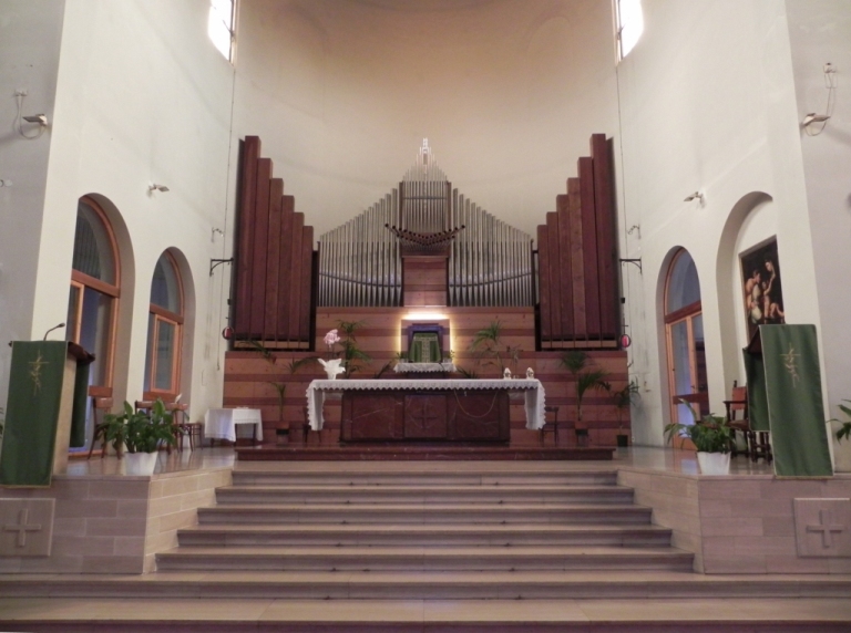 L'altar maggiore e l'organo